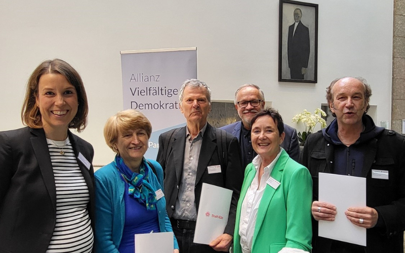 v.l.n.r. - Christiane Knirsch, Karin Druba, Dr. Christoph Jessen, Jörg Sommer, Evelyn Wurm, Martin Müller von der Allianz vielfältige Demokratie